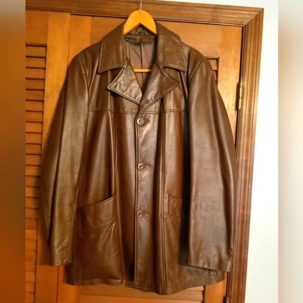 Men's London Fog brown leather coat.  42 Long.   Very lightly worn